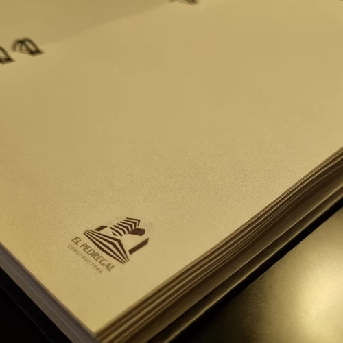 Montaje de marca de agua de agua para empresa del sector Construcción